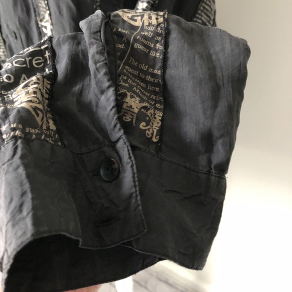 Vintage Chico’s Silk Black/Newsprint Stripe Button Up Blouse - Picture 9 of 9